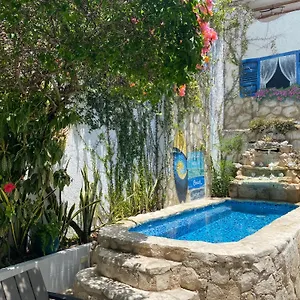 2* Guest house Caribo